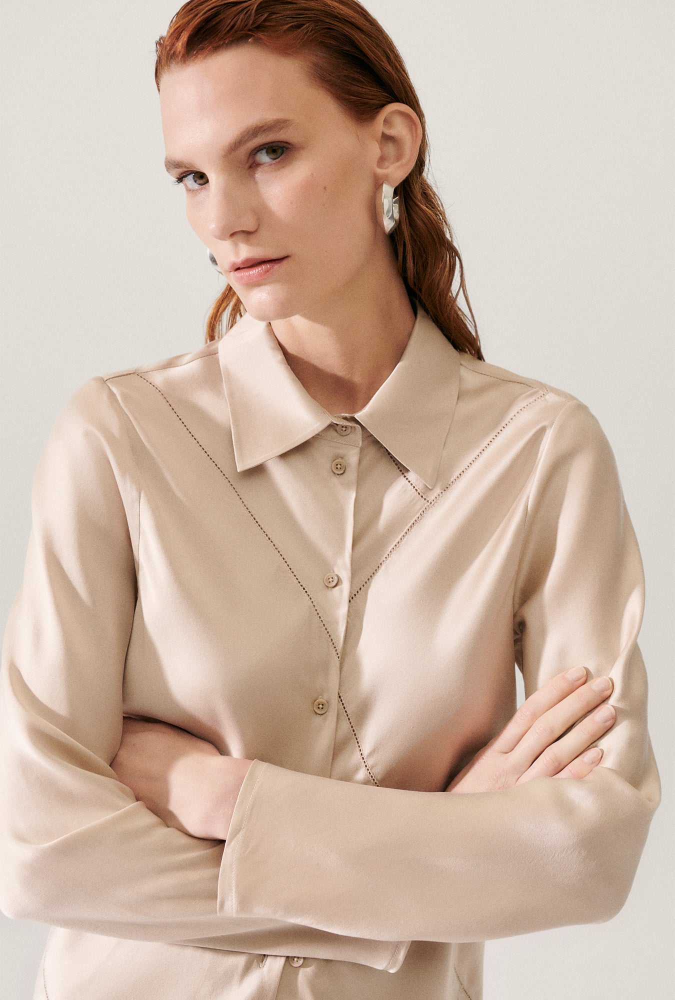 SPLICE BIAS CUT SHIRT HAZELNUT