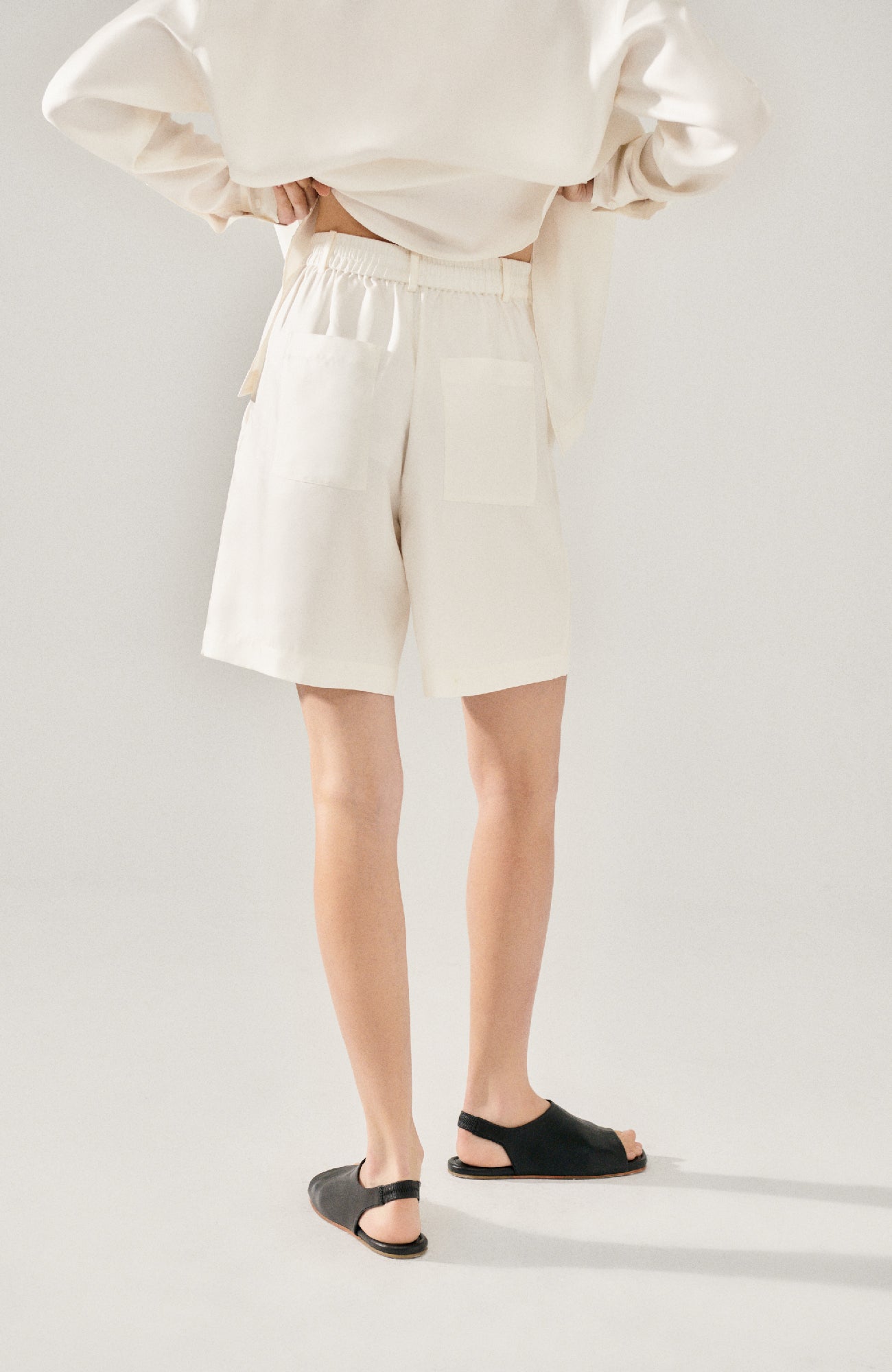 Short plissé double twill blanc