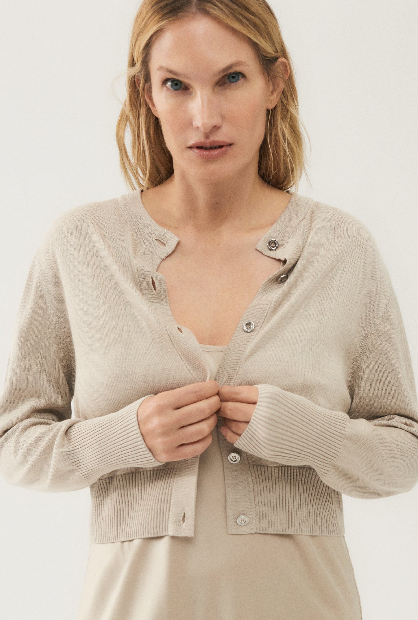 Cardigan coupé de noisette